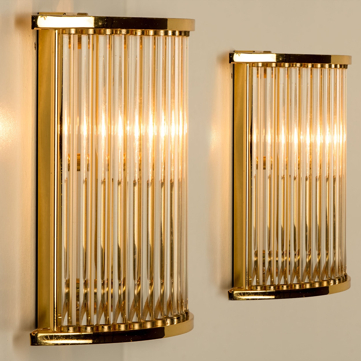 Pair of Clear Ridged Gold Glass Sconces in the style of Venini, Italy 1970